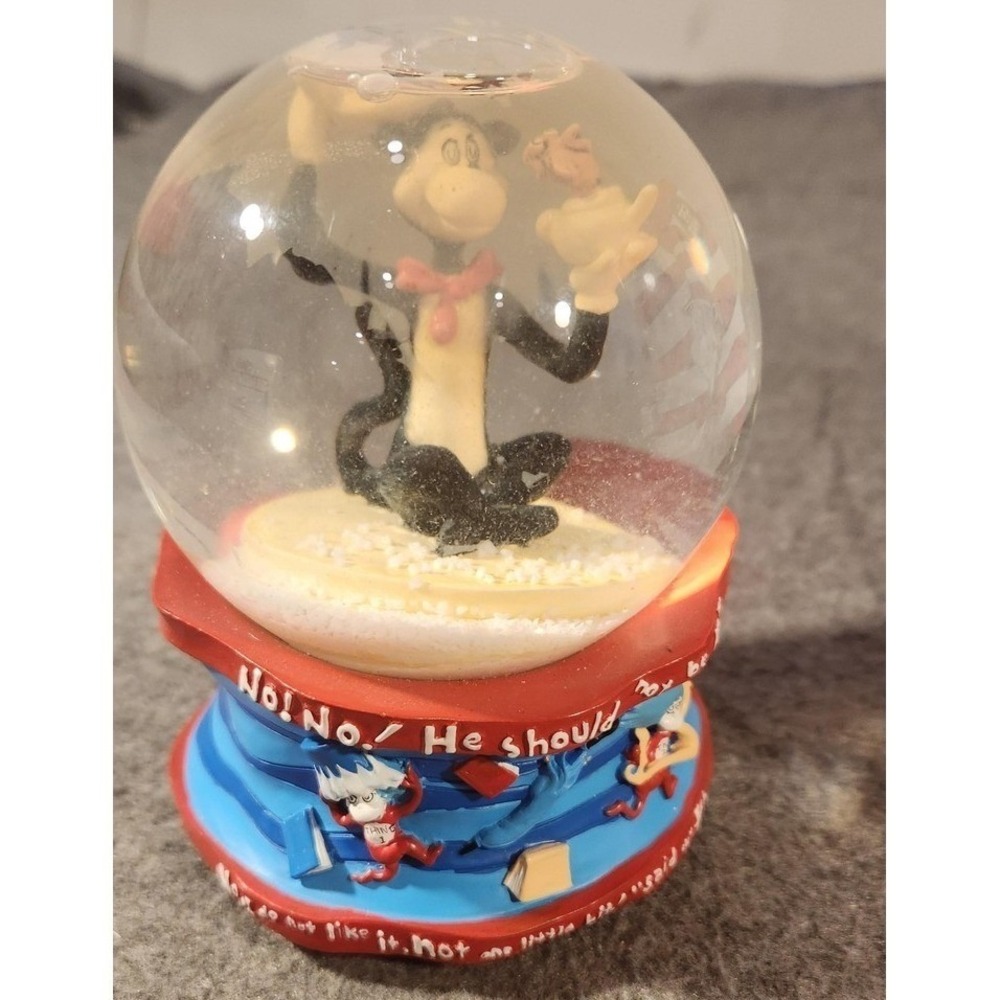Vintage 2003 Dr Seuss Cat In The Hat Musical Waterball Snow Globe Kurt Adler - Picture 2 of 9